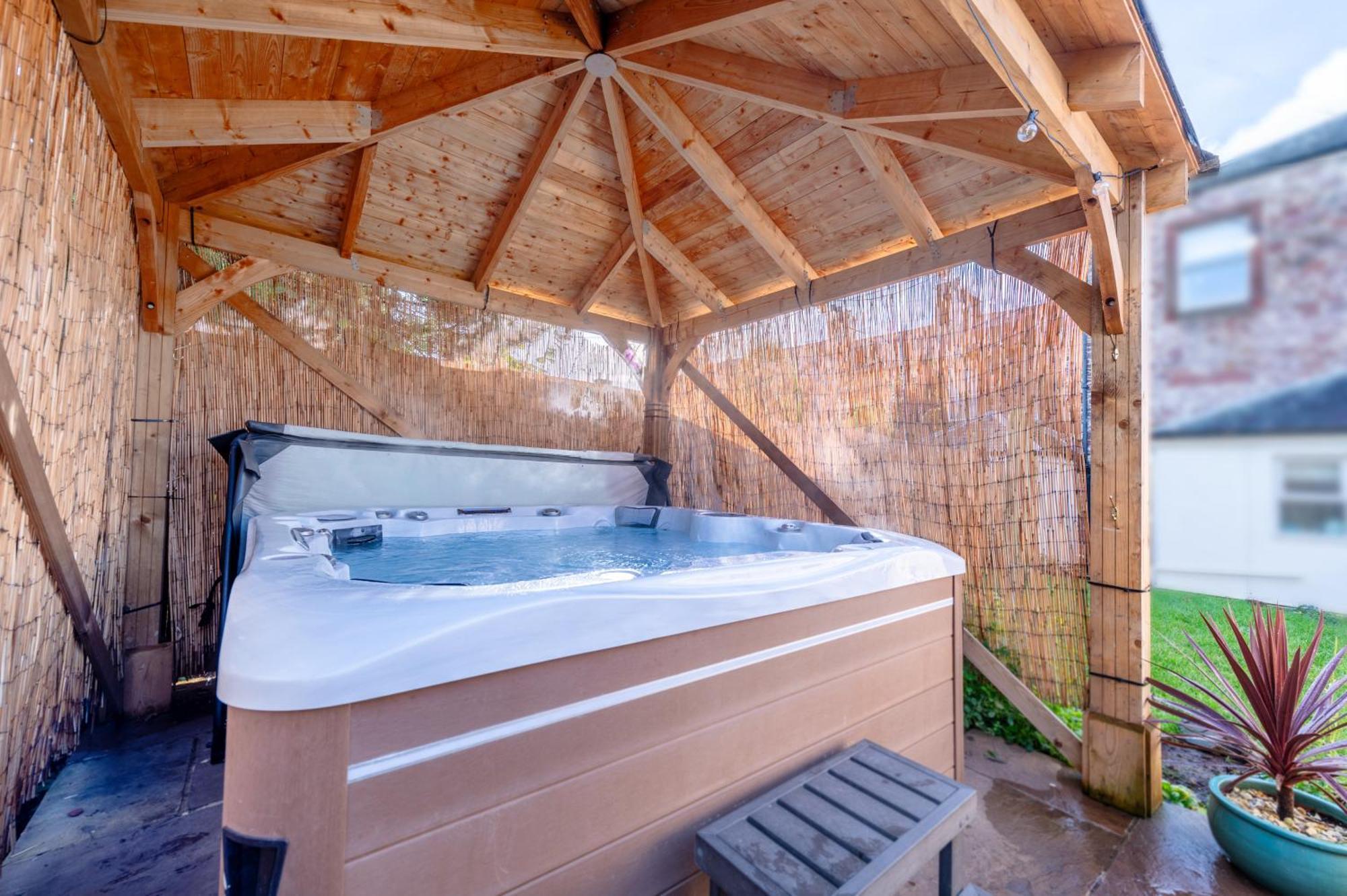 Little Apple Cottage- Free Parking, Hot Tub, Fire, Town Centre Appleby-in-Westmorland Экстерьер фото